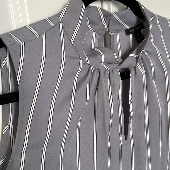 Ann Taylor Business Casual Top XS - Picture 3 of 3